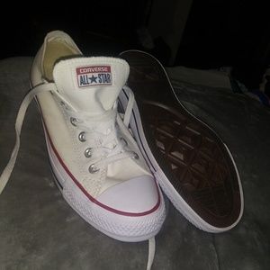 New White size 9 Converse Sneakers